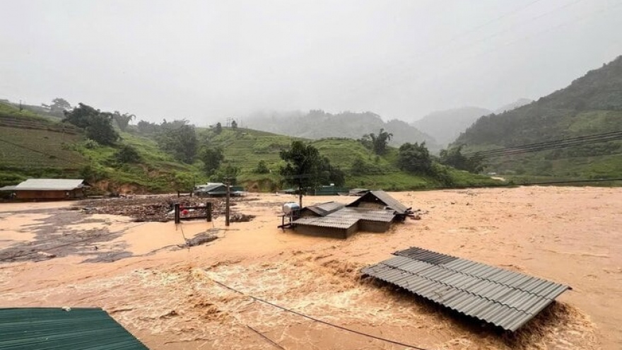 Post-Yagi floodwaters threaten mountainous localities